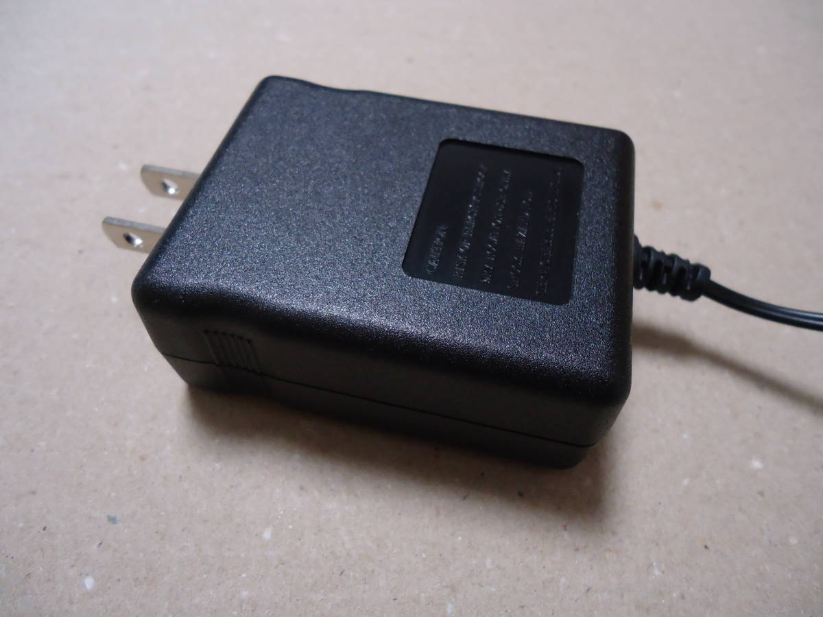 UNIFIVE US318-12 DC12V1.5A_3