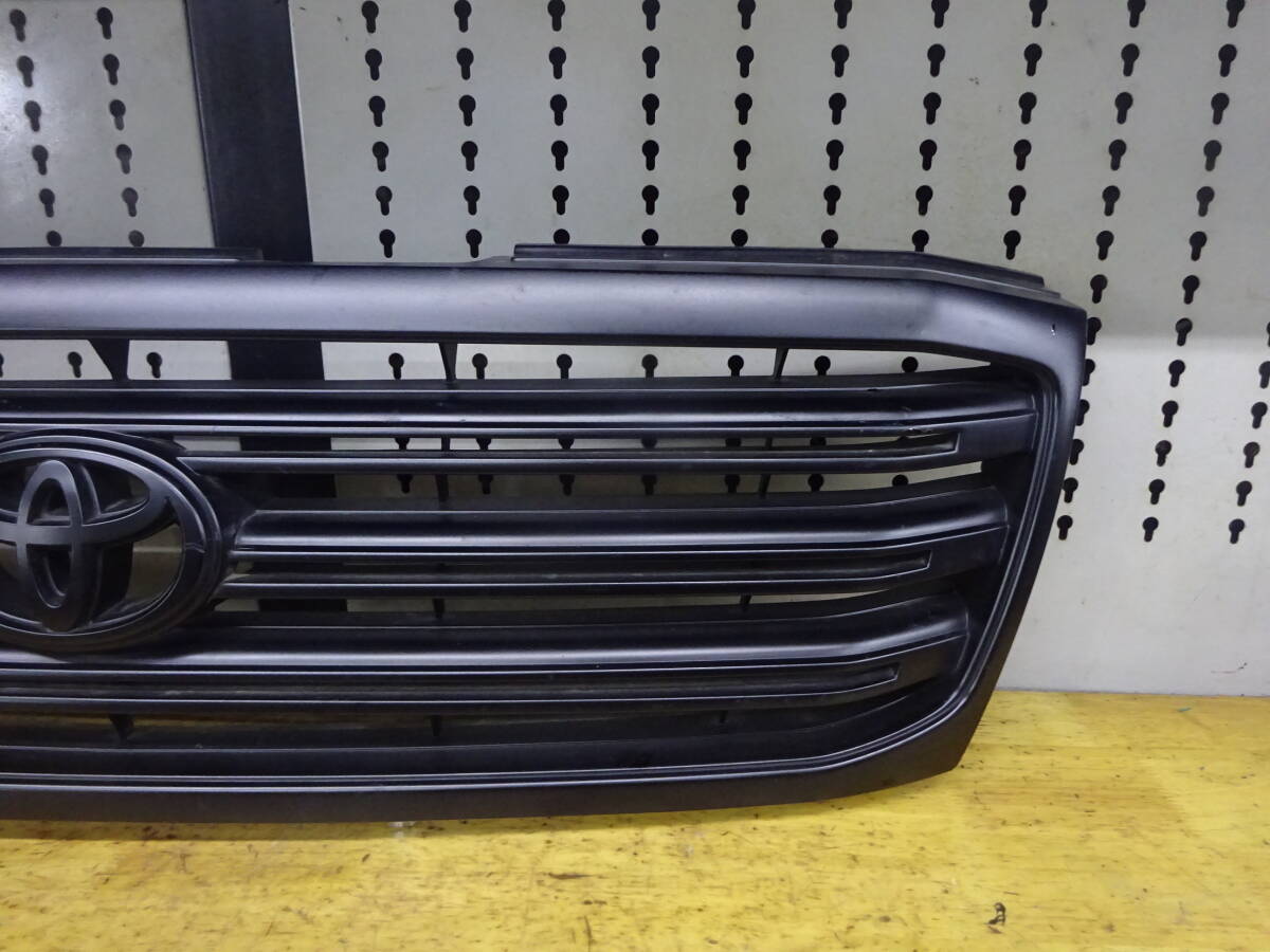 トヨタ ランドクルーザー 中期 純正フロントグリル UZJ100W 100系