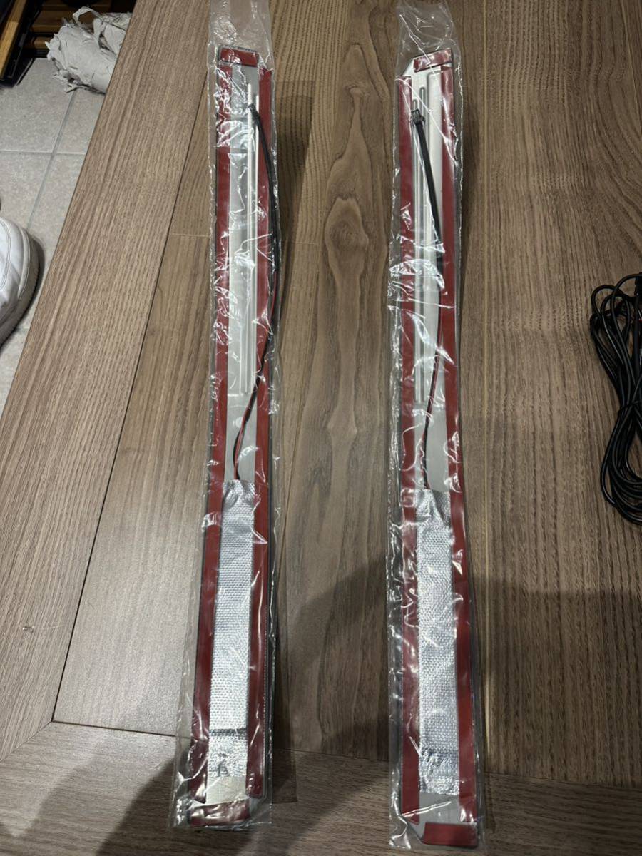 200系ハイエース　LEDフェンダースカッフプレート　未使用_3