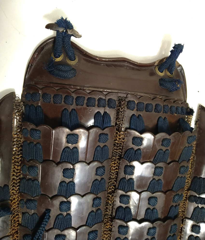 鎖と蝶番併用の変わり形畳胴 珍品 兜鎧甲冑武士戦陣弓刀鞍鐙鍔目貫縁頭大名侍(甲冑（兜、鎧）)｜売買されたオークション情報、yahooの商品情報 ...