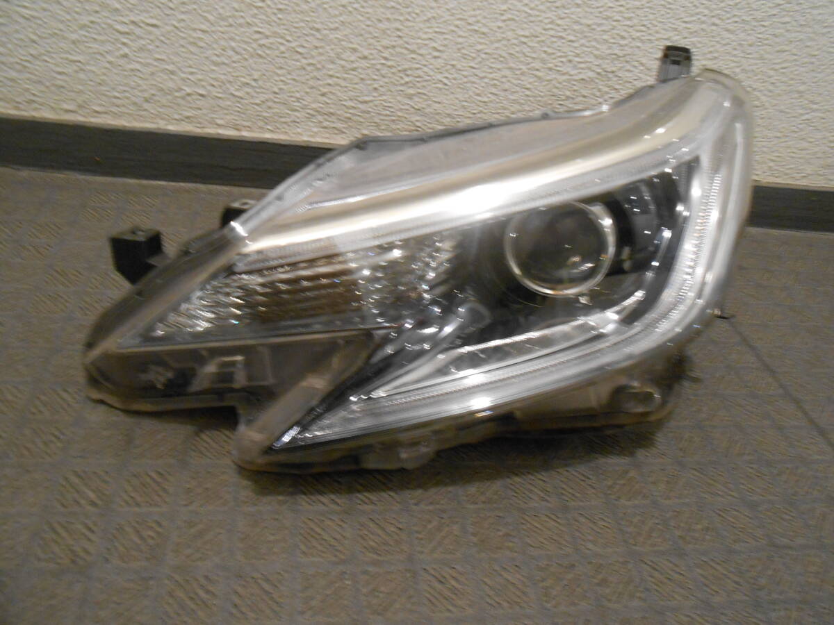 ☆トヨタ・マークX 130系中期 左側ヘッドライト ・ユニット・ジャンク品☆_1