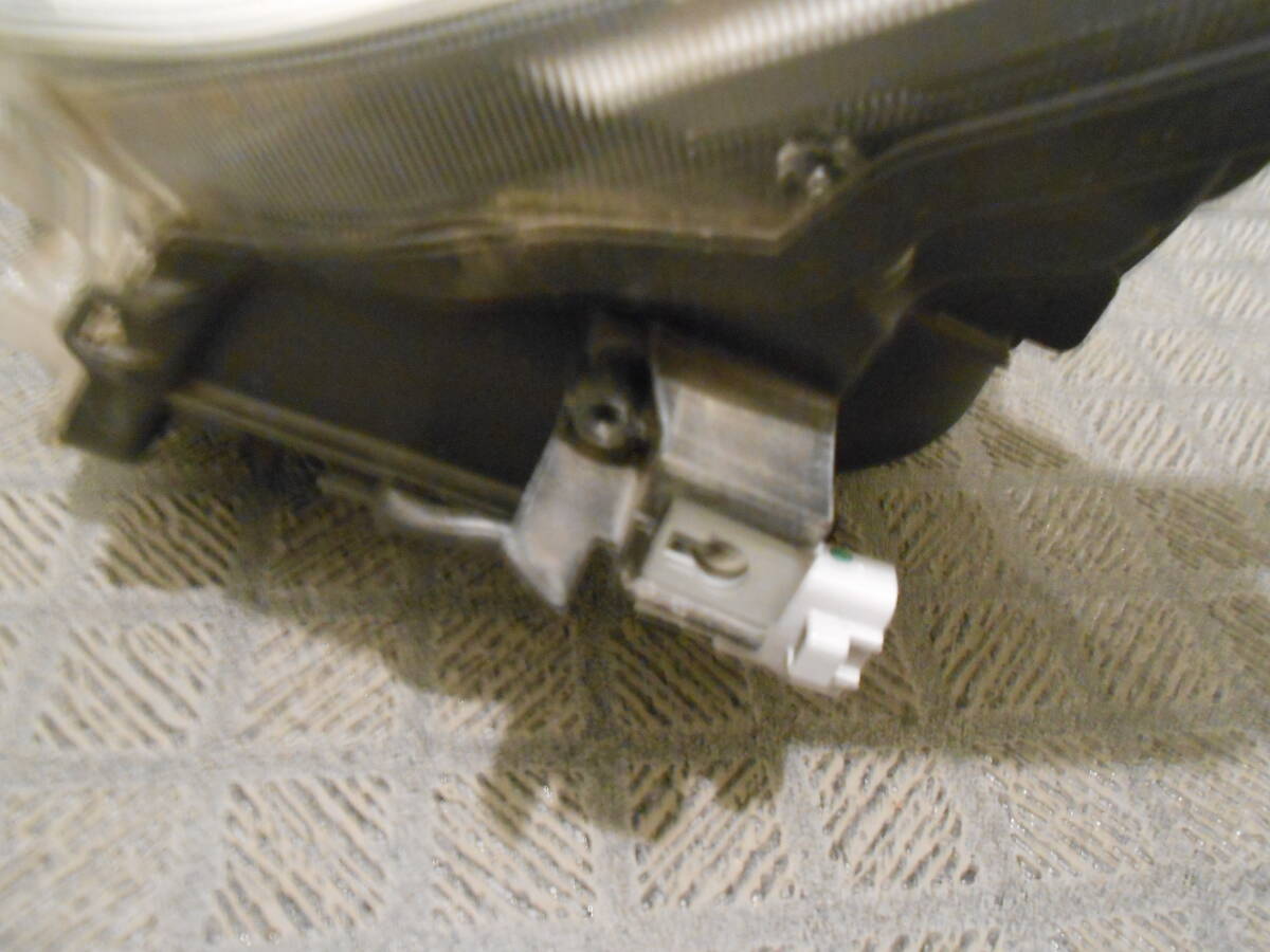 ☆トヨタ・マークX 130系中期 左側ヘッドライト ・ユニット・ジャンク品☆_5