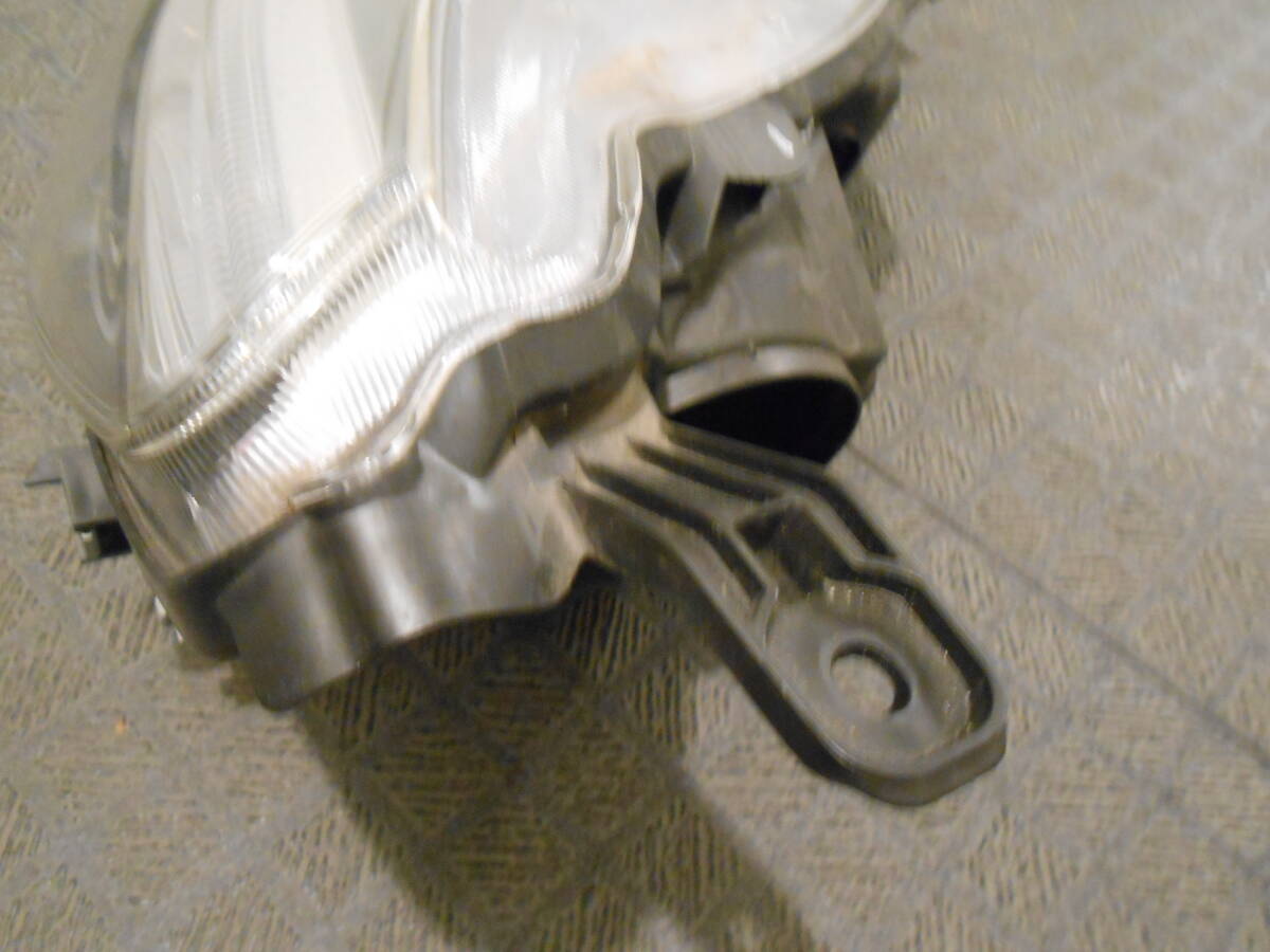 ☆トヨタ・マークX 130系中期 左側ヘッドライト ・ユニット・ジャンク品☆_6