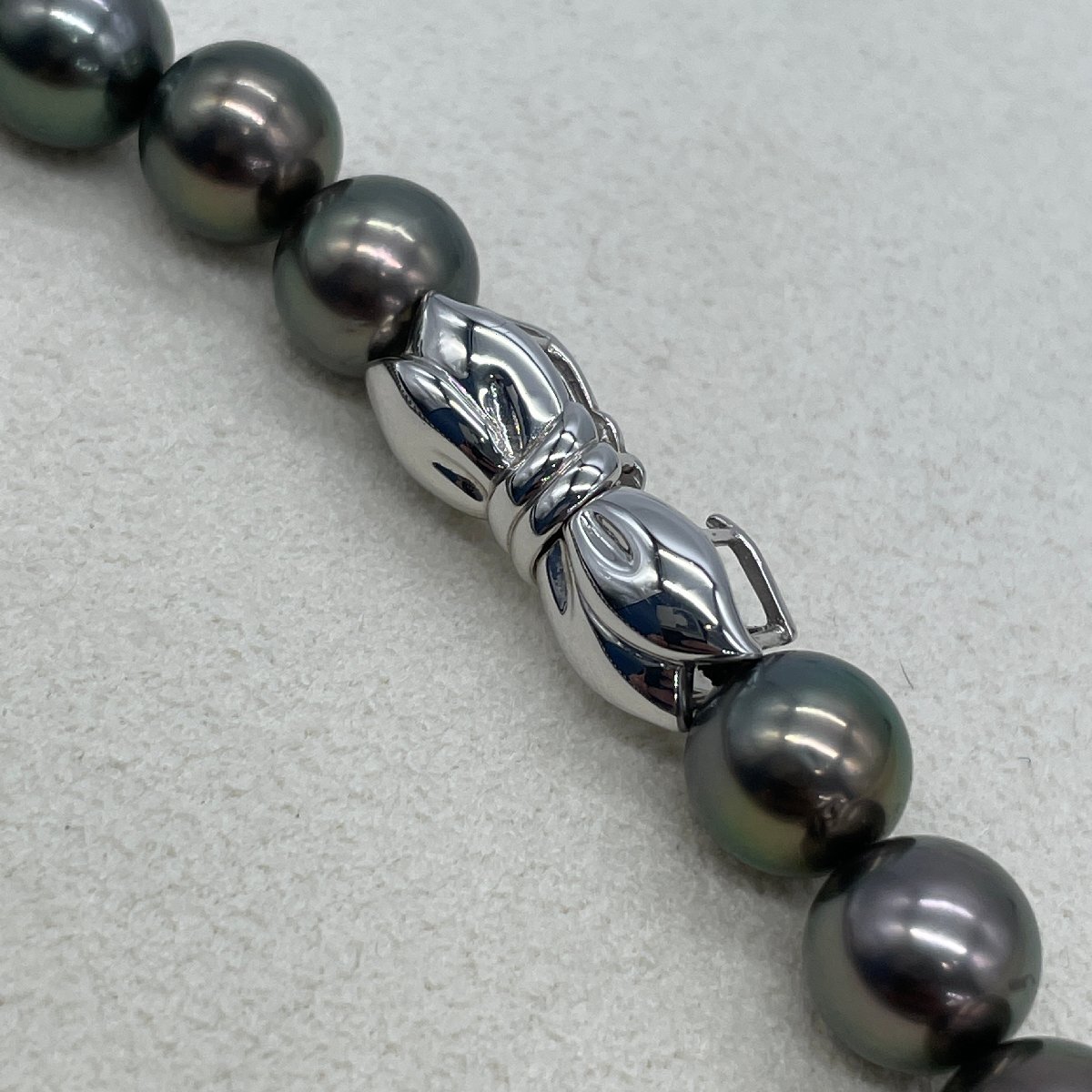 ω MIKIMOTO ミキモト ブラックパールネックレス K18金具 Mチャームあり ブランドアクセサリー ジュエリー 真珠 Black 貴 ...