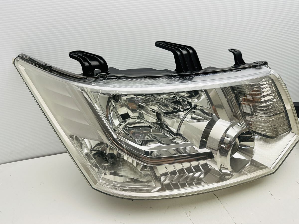 三菱 デリカD:5 / D5 CV5W CV1W CV2W CV4W 純正 HID ヘッドライト 左右
