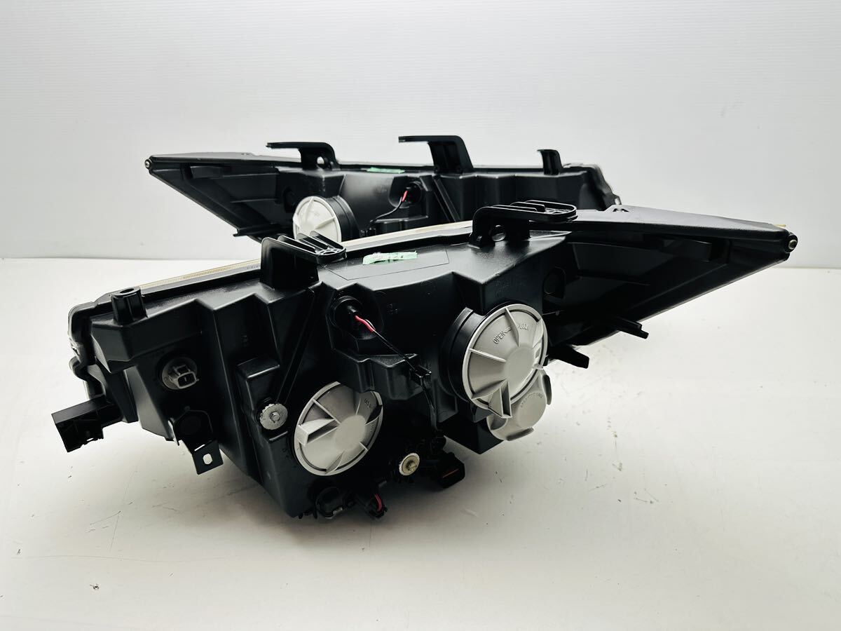 デリカD5 CV5W 前期 純正HIDヘッドライト 左右セット バラスト付 三菱 デリカD:5 / D5 CV5W CV1W CV2W CV4W 純正 HID ヘッドライト 左右