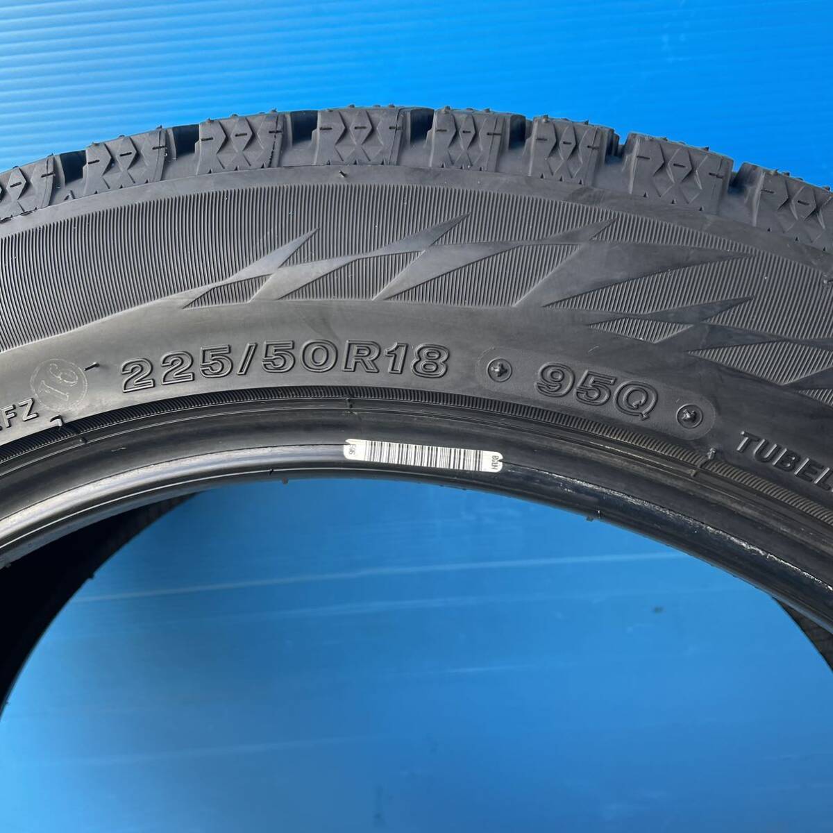 225/50R18 ブリヂストン BLI ZZAK VRX2 スタットレスタイヤ 225/50/18 1本 2022年製造 VRX2 BLIZZAK BRIDGESTONE 2025年製 ブリヂストン(BRIDGESTONE) vrx2の通販