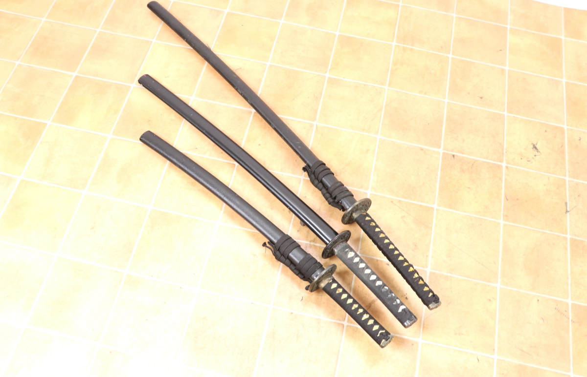 ☆模造刀 3本 まとめ 刀 日本刀 太刀 脇ざし 脇差し 鞘付き 美術刀