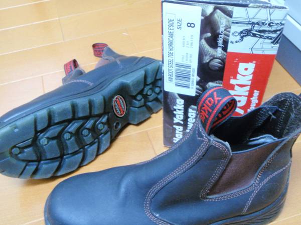 K Martブーツ 安全靴 サイズ８ From オーストラリア 27 0cm 売買されたオークション情報 Yahooの商品情報をアーカイブ公開 オークファン Aucfan Com
