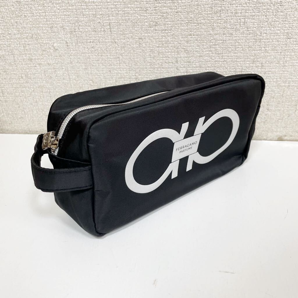 GPマテリアル品】純正品 トヨタ アクア NHP10 ヘッドランプ 右 81105