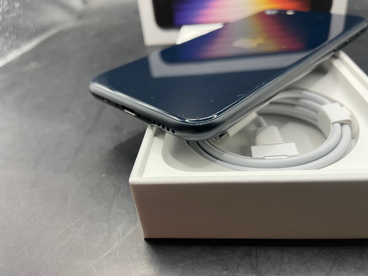 【美品・バッテリー100％】 Apple iPhone SE 第３世代 256GB SIMロック解除済み_6