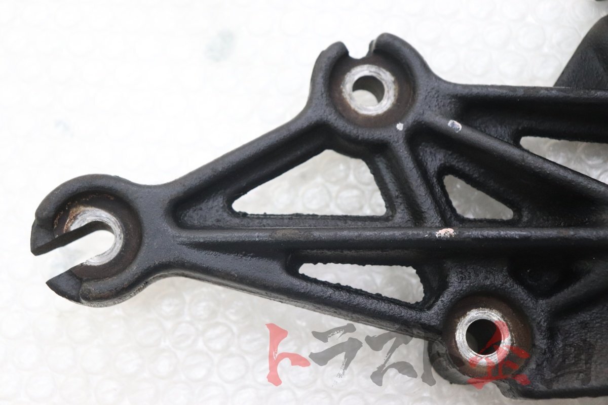 1101416306 パワステポンプ ブラケット スカイライン GT-R BNR32 中期 トラスト企画 送料無料 U パワステポンプ スカイライン BNR32 の BNR32スカイラインGT-Rのパワステポンプ・チューブ交換です。② Blog