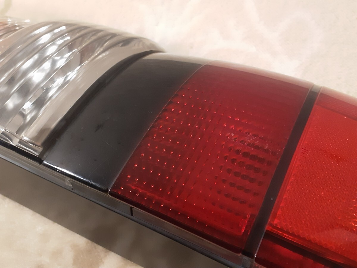 100系 ハイエース 最終型 トヨタ純正 テールランプ 右 KOITO 26-94 220