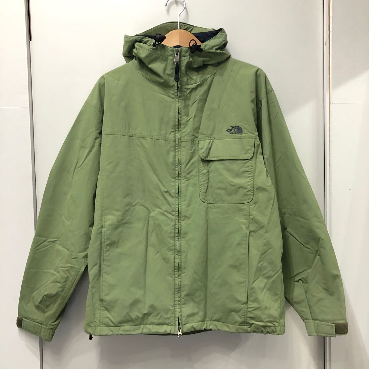 49 正規品 THE NORTH FACE ノースフェイス ナイロン マウンテンパーカー カーキ アウター NS15008 ジップアップ ジャケット 刺繍ロゴ L_1