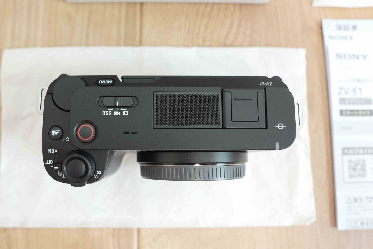 新品同様超美品　SONY　ZV-E1　ボディ　フルサイズミラーレスカメラ　Eマウント　ソニー　VLOGCAM_4