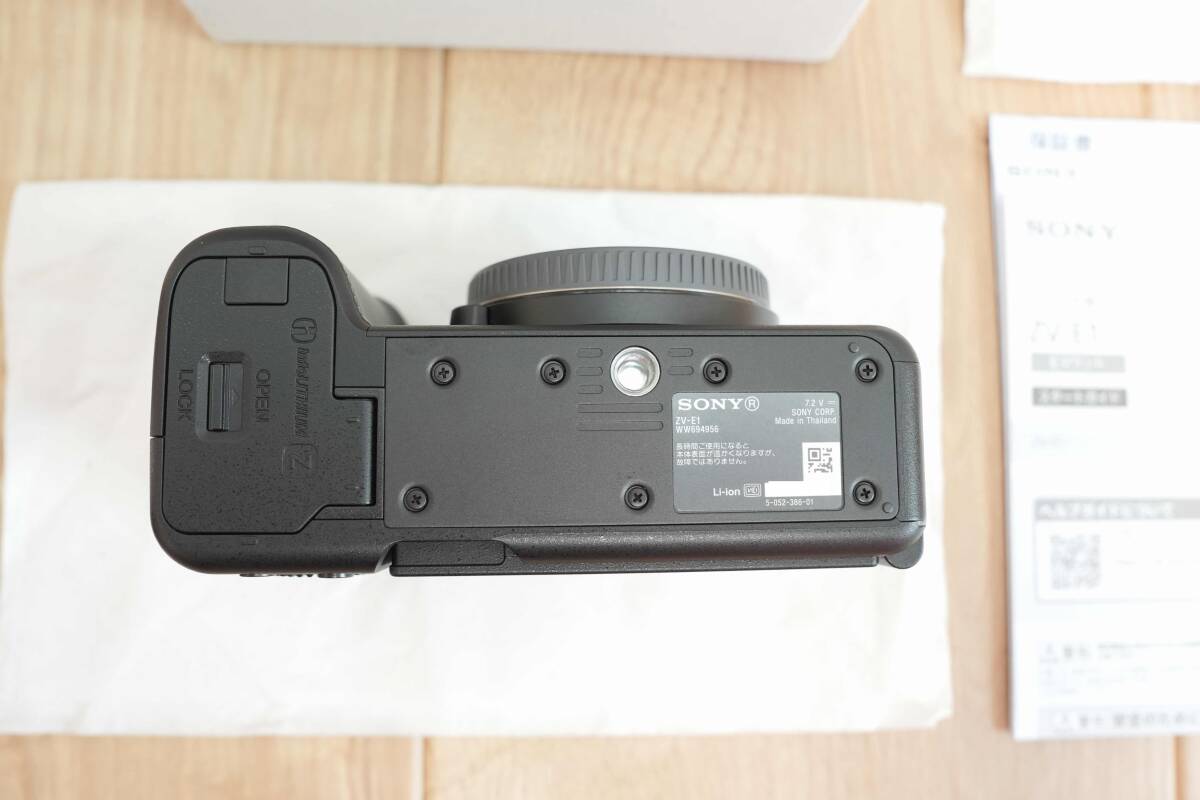 新品同様超美品　SONY　ZV-E1　ボディ　フルサイズミラーレスカメラ　Eマウント　ソニー　VLOGCAM_6