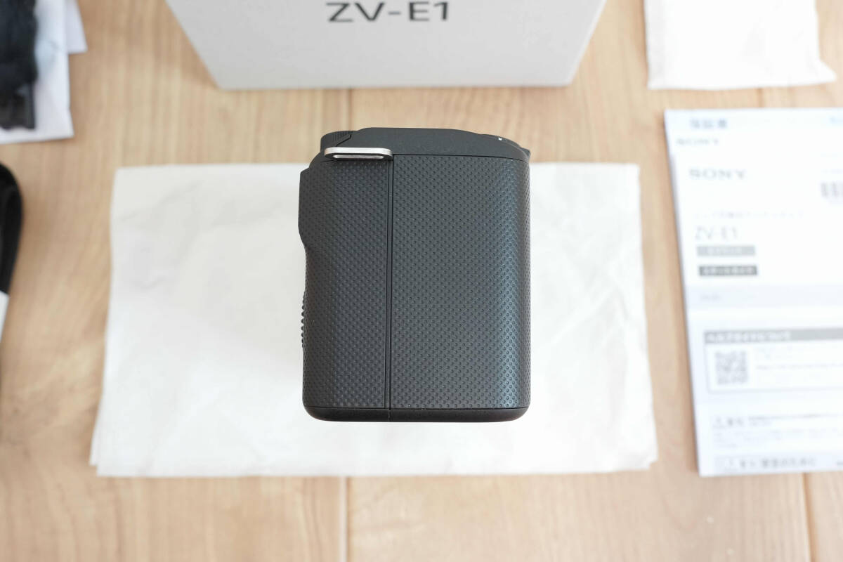 新品同様超美品　SONY　ZV-E1　ボディ　フルサイズミラーレスカメラ　Eマウント　ソニー　VLOGCAM_8