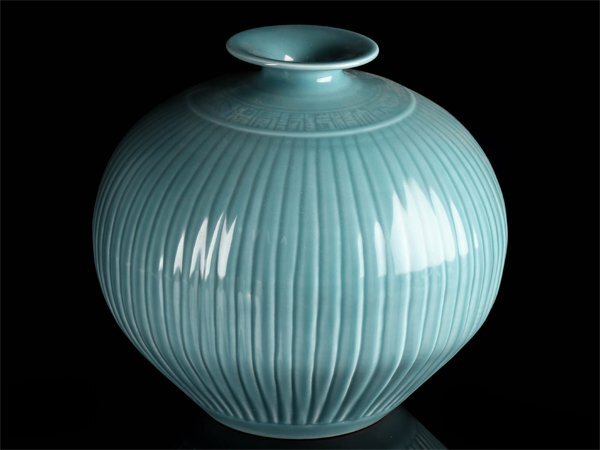 流】中国美術 青磁花瓶 幅23cm TW684(青磁)｜売買されたオークション