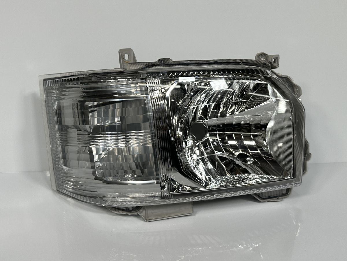 アウトバックBT5 LEDフォグライト 六角形中古品 アウトバックBT5 LEDフォグライト 六角形中古品