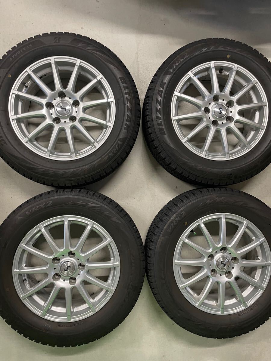 23年製 ブリヂストン スタッドレス ブリザック VRX2 5H114.3 215/60R16 残溝8分前後_1