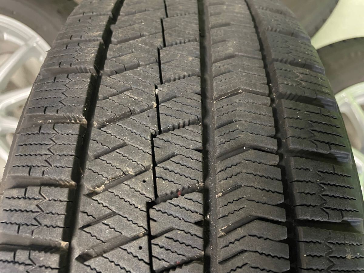 23年製 ブリヂストン スタッドレス ブリザック VRX2 5H114.3 215/60R16 残溝8分前後_5