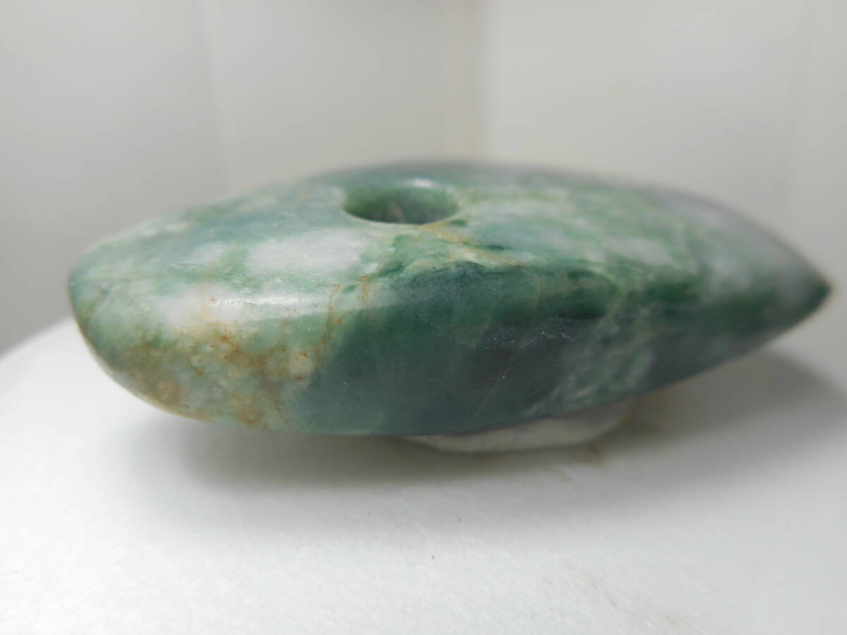 縄文、弥生、硬玉大珠、出土品 、透明度ある宝石質ろうかんヒスイ硬玉翡翠 大珠 H 縄文、弥生、古墳、硬玉翡翠、勾玉、大珠、19.1.18 縄文、弥生、須恵器