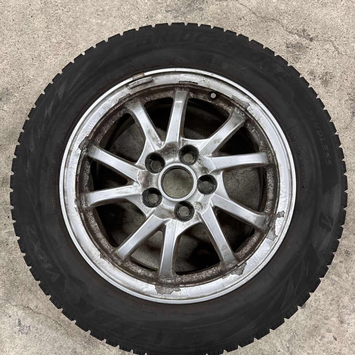 トヨタ プリウスα純正 センターキャップ付き アルミホイール