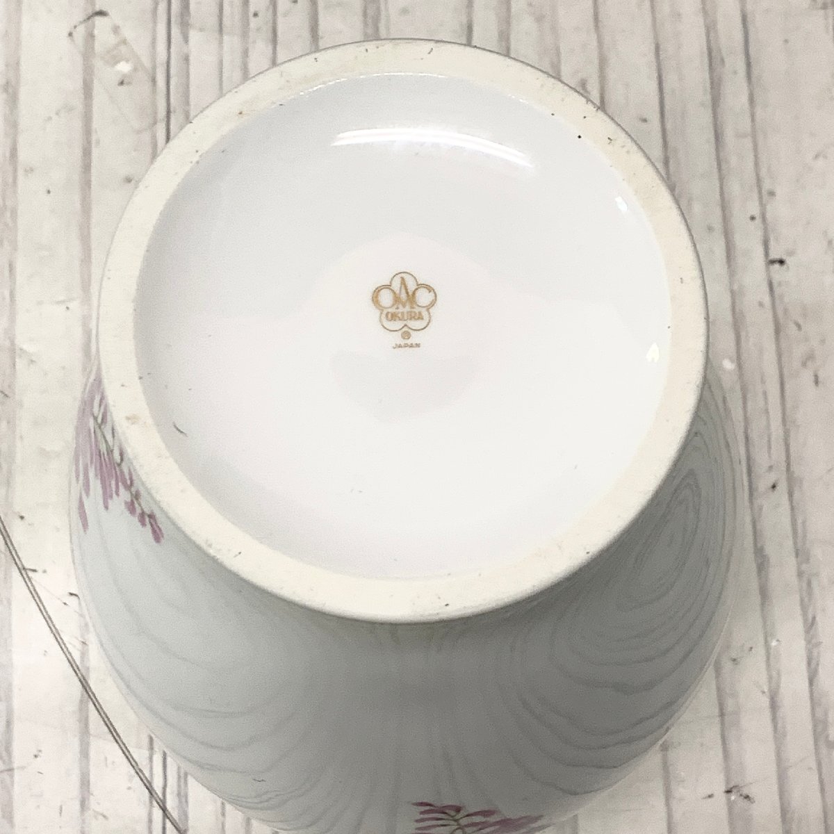 s001 N4(80) 大倉陶園 OKURA 花瓶 藤の花 高さ27.5cm 花器 金彩 壺
