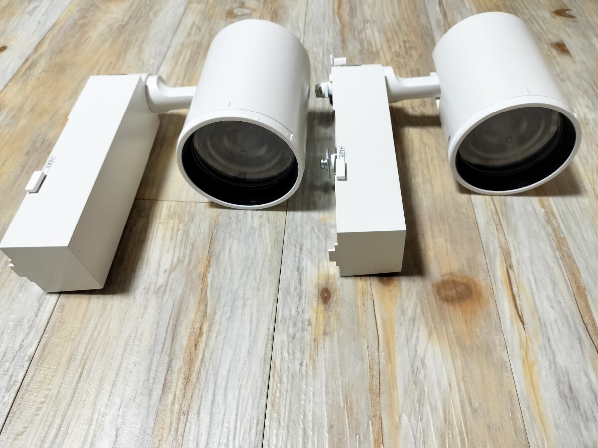 【新品未使用】Panasonic　配線ダクト取付型　LED（温白色）　スポットライト　配光調整機能付　HID35形1灯器具相当_3