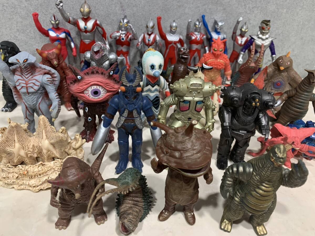 カネゴン　キングジョー　怪獣アートソフビ　2体セット 超レア!? ソフビ大量セット ウルトラマン 怪獣 カネゴン キングジョー