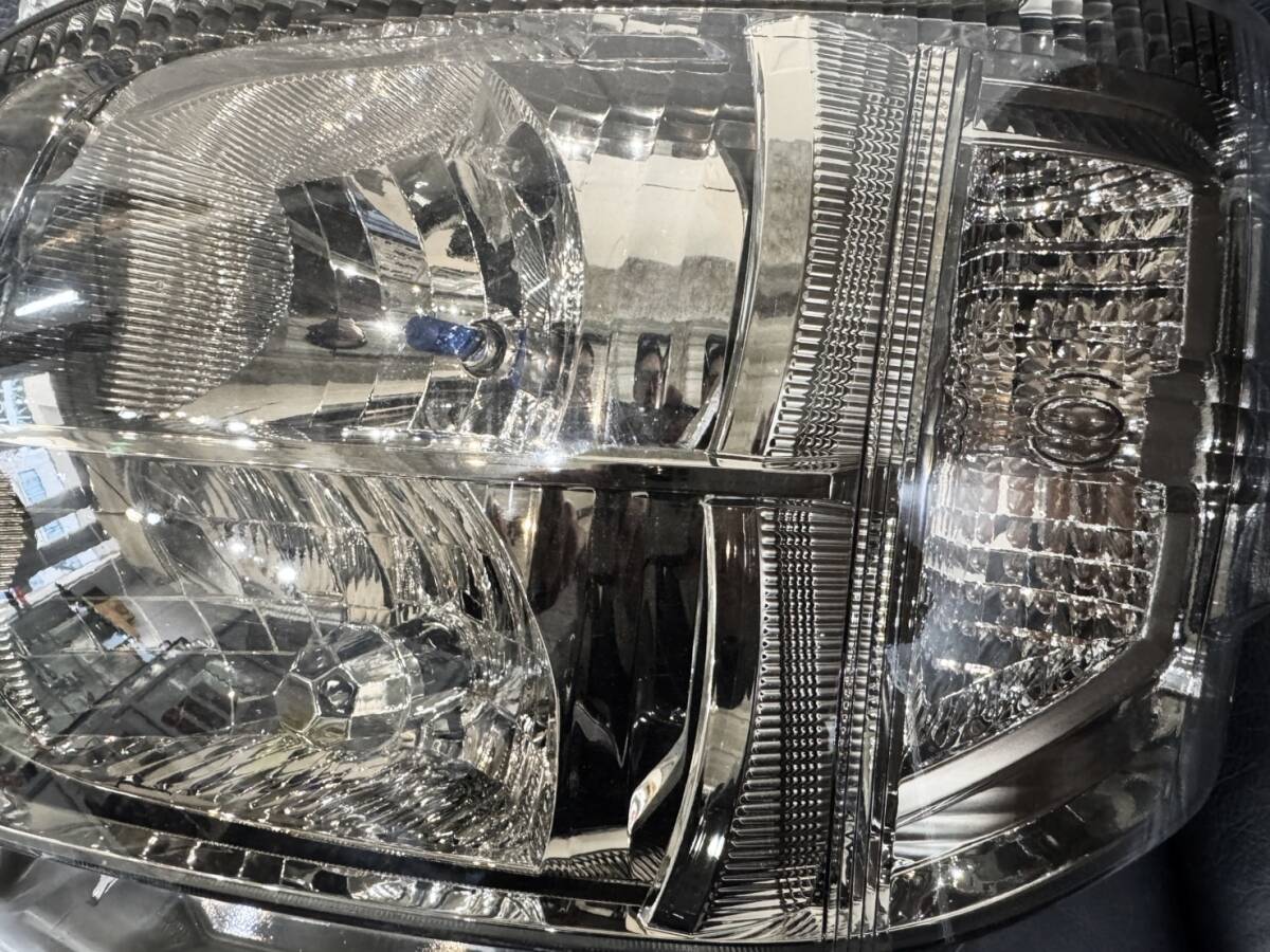車 ハイエース3型後期 トヨタ純正 ヘッドライト 左右