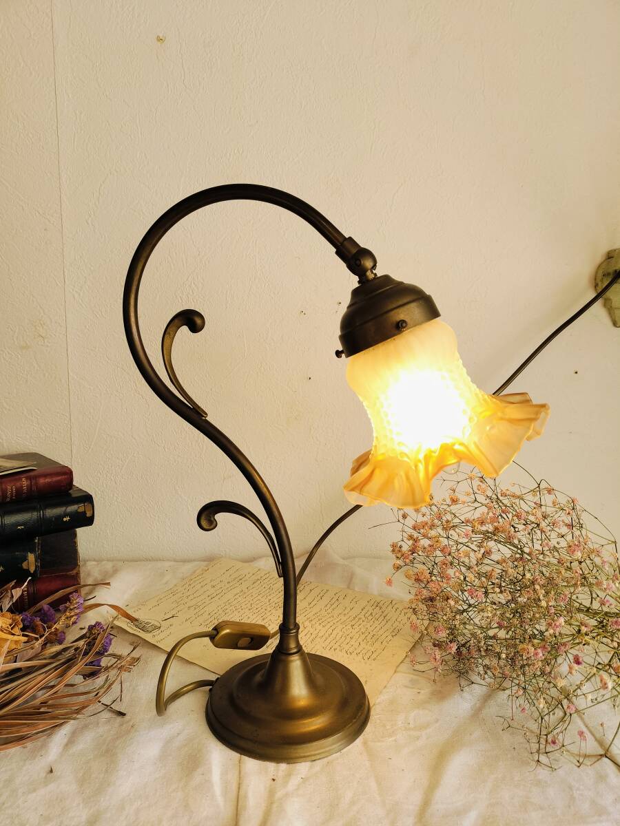 【美品】フランスアンティーク ブロンズ装飾 ガラスドロップ 卓上ランプ 3055 ☆フランス アンティーク デスクランプ 卓上ランプ ガラスシェード付き