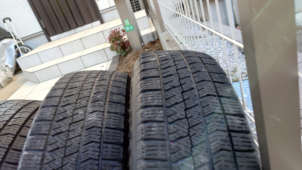 中古品 175/65R15 BRIDGESTONE BLIZZAK VRX2 4本 2017年製 残4.8〜5.4mm　 ブリヂストン 175⁄65R15 中古 4本セット - ブリジストン