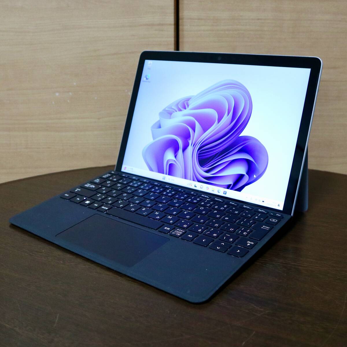 ⁄ Surface Go ⁄SSD：256GB ⁄Office XK1-00005 □2021年
