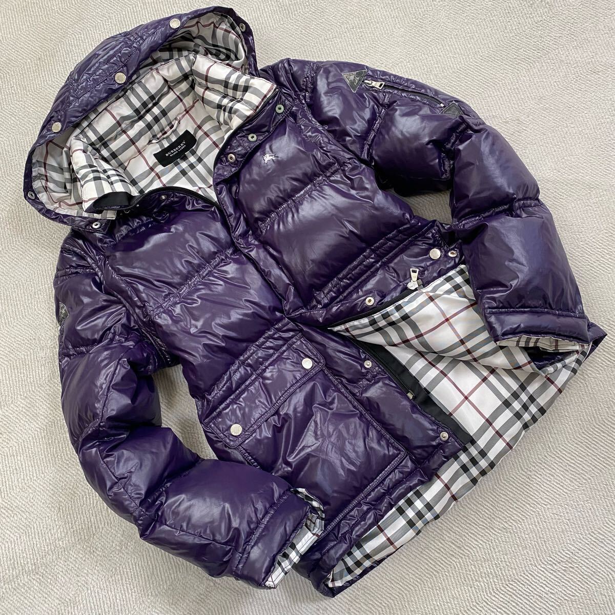 BLACK BURBERRY ダウンジャケット LABEL（ダウンジャケット）のフリマ
