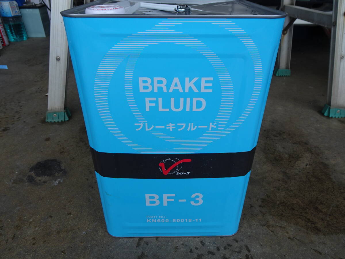 ブレーキフルード 日産 Vシリーズ PITWORK 日産純正 by 18Lの通販 BF-3