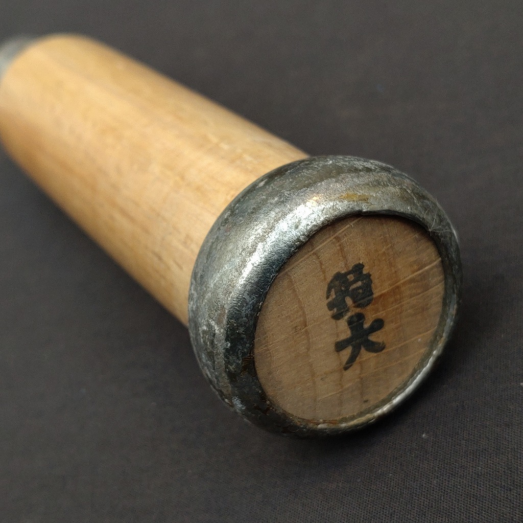 鑿の柄 特大 穴の幅約9㎜ 全長約140㎜ のみ ノミ 木製柄 未使用長期保管品 【5824】_1