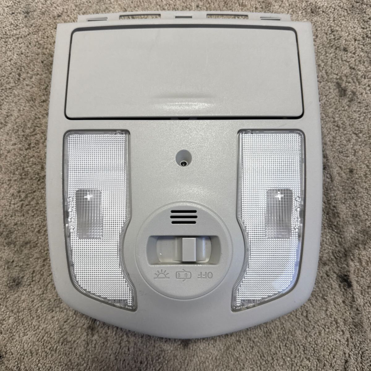 318 トヨタ ZVW 30 プリウス フロント ルームランプ 小物入れ 青-152_1