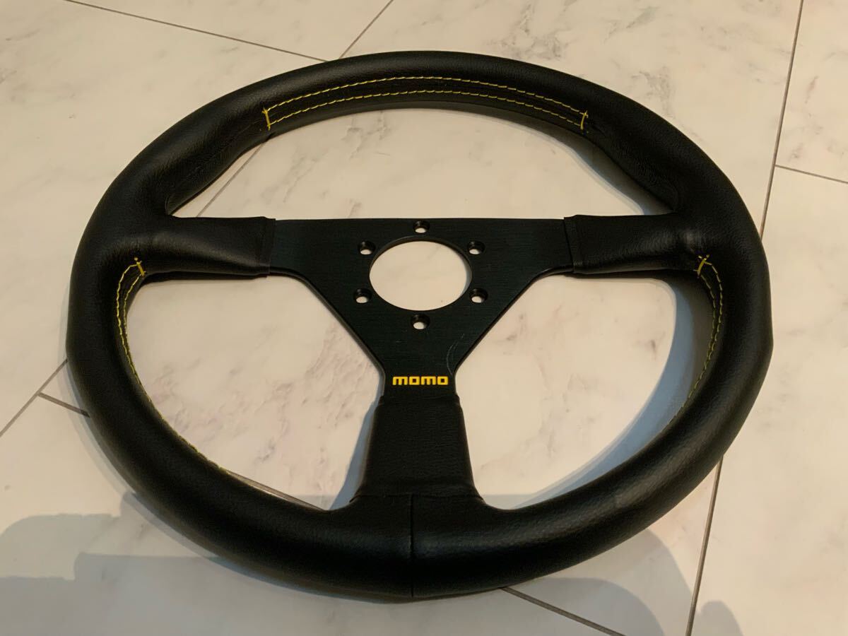 MOMO モモ　ステアリング ハンドル レザー　イタリア製　使用数回のみ　美品　350パイ スポーツステアリング レザーレーシング 35ΦCLASSIC_6