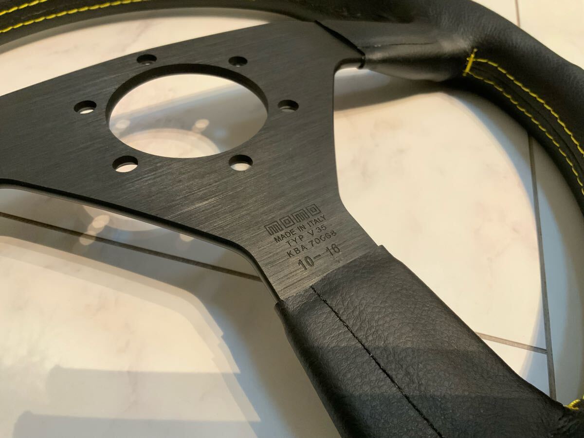 MOMO モモ　ステアリング ハンドル レザー　イタリア製　使用数回のみ　美品　350パイ スポーツステアリング レザーレーシング 35ΦCLASSIC_8