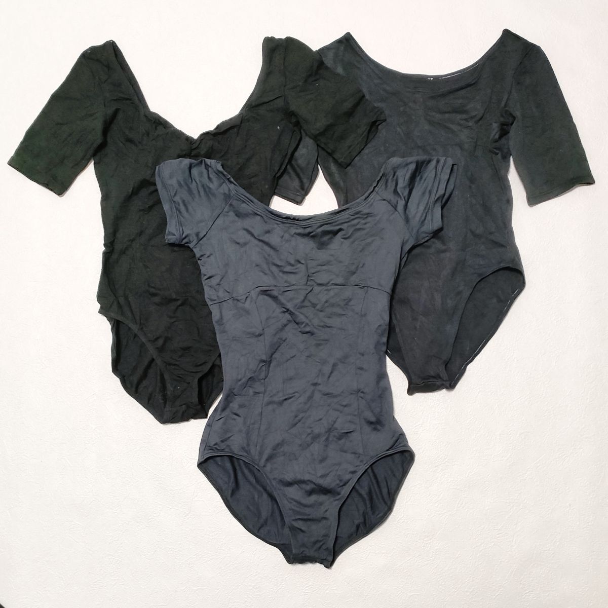 24【3枚セット】チャコットFREEDレオタード(M・LM)★光沢ブラック黒 胸元シャーリング★伸縮性あり男性も_1