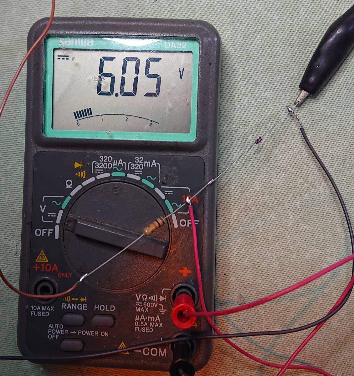 □　HZ6C2　6V～6.3V　0.5W　ツェナーダイオード　日立　20本セット　金田AMPに使用 　_3