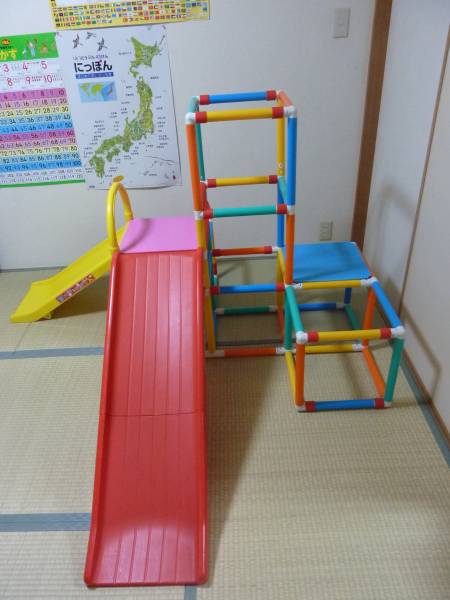 簡単おりたたみツインスライダージム アカチャンホンポ ジャングルジム 売買されたオークション情報 Yahooの商品情報をアーカイブ公開 オークファン Aucfan Com