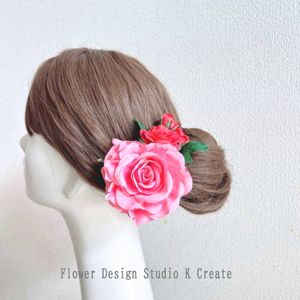 濃い目ピンクの薔薇と赤い薔薇の髪飾り　ピンクの薔薇　髪飾り　浴衣　フラメンコ　ダン