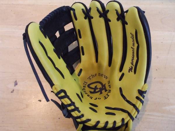 新品 正規品 ダークホース ラベル張替 成人軟式用グラブ Dh 内野 オールラウンド対応 Dh緑ラベル 内野手用 新品 正規品 ダークホース ラベル張替 成人軟式用グラブ Dh 内野 オールラウンド対応 Dh緑ラベル 内野手用