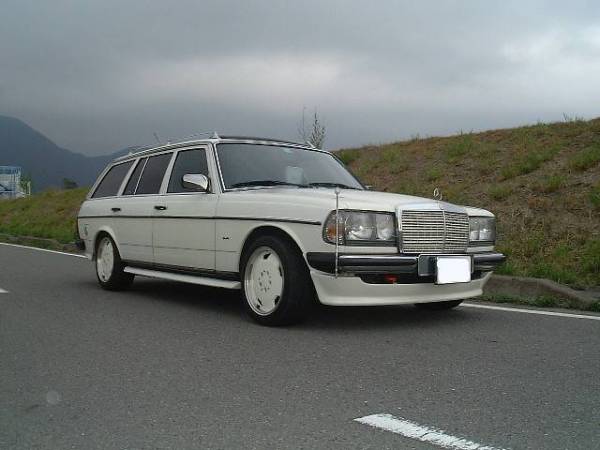 ベンツw123 280TE用激レアAMGスポイラーフルセットとハンドル他(セット 