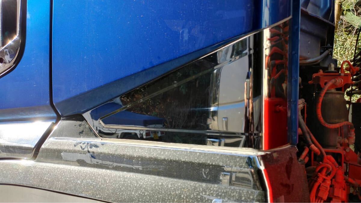 三菱ふそう　スーパーグレート用　クウォーターガーニッシュ　#600 プレスライン_1