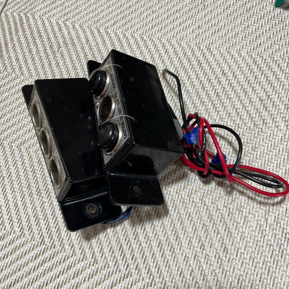 【2個】シガーソケット アウトレット ポリス 緊急車両 パトカー 警察 車 アメリカ アメ車 Police_2