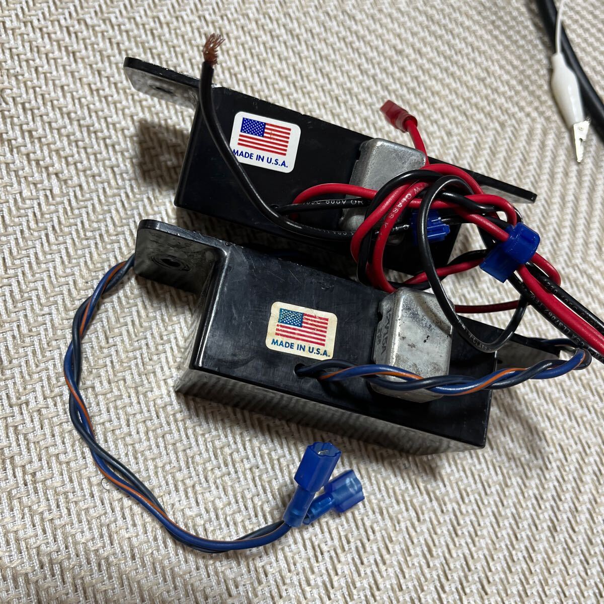 【2個】シガーソケット アウトレット ポリス 緊急車両 パトカー 警察 車 アメリカ アメ車 Police_4