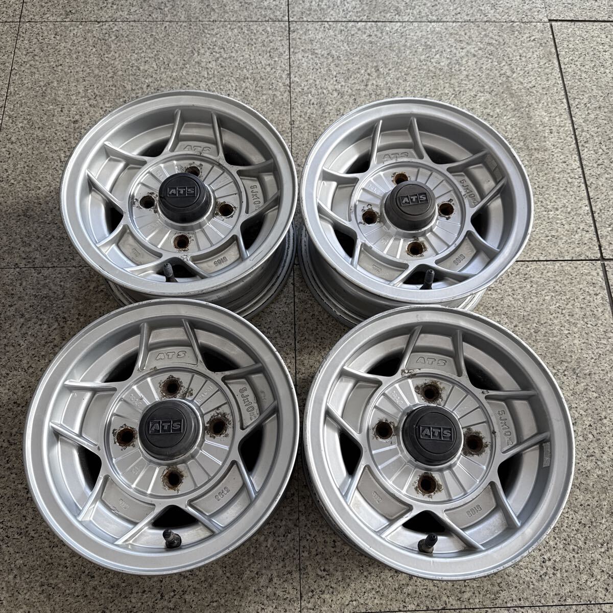 旧車ホイール10インチの値段と価格推移は？｜1件の売買データから旧車